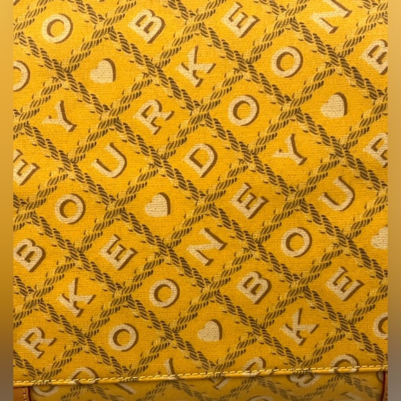 Vintage Y2K Authentic Dooney & Bourke Signature Duffle Bag in yellow color RARE - Picture 9 of 10